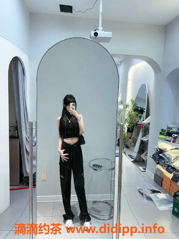 杭州楼凤-上城区小仙女，34B大长腿，服务多样！