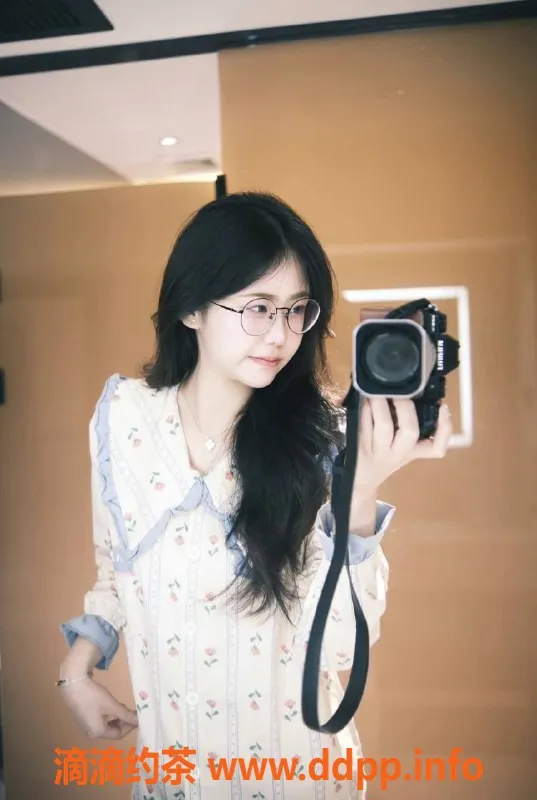 深圳楼凤资源信息,南山若梦，1500元享受鸳鸯浴与舌吻