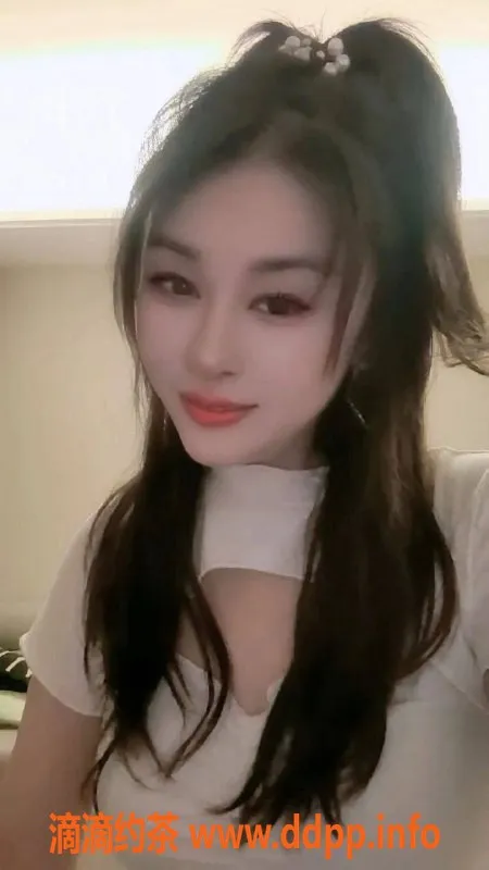 南京楼凤-建邺区26岁吖吖，身高162D罩杯，热情服务等你体验