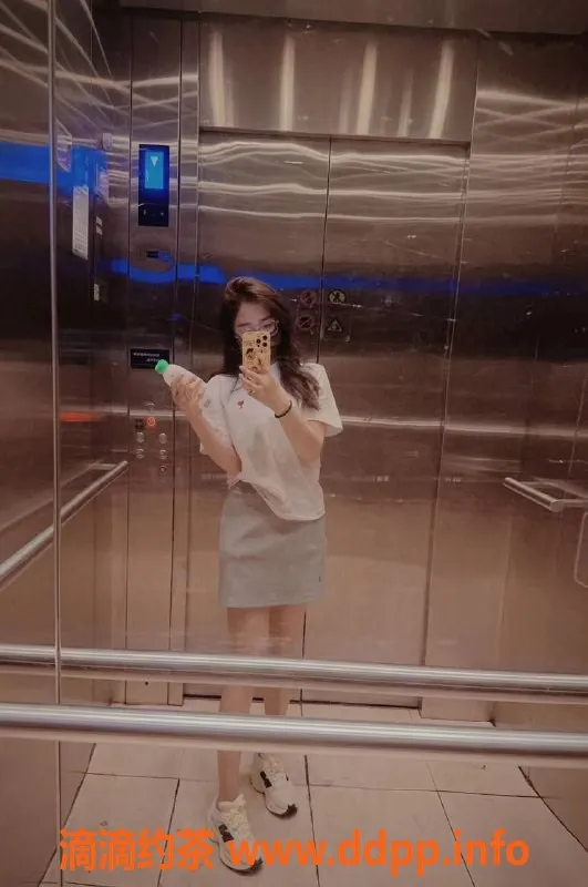 上海楼凤-闵行或许，162cm D罩杯，800元性感服务