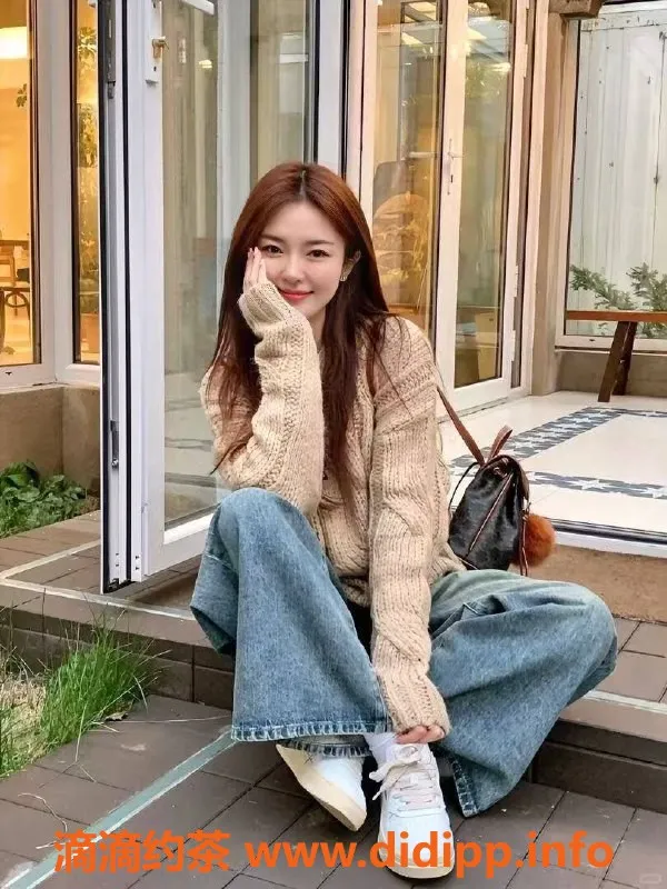 重庆楼凤-小玲子新老师，在线课程低至8元起