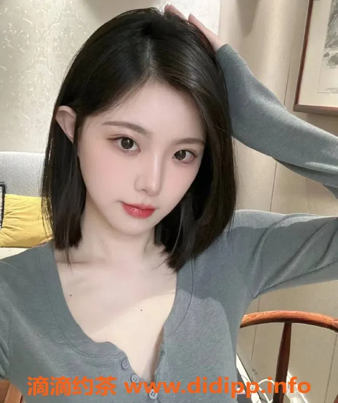 杭州楼凤-22岁苏菲，杭州美丽女王，168cm天然D胸，服务超甜！