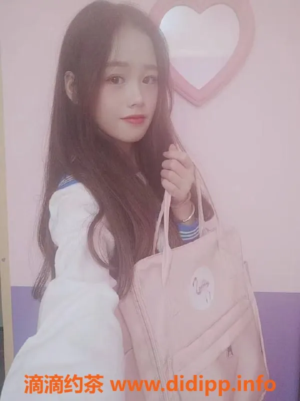 深圳楼凤-宝安小萝莉，陪浴制服服务，1000p起