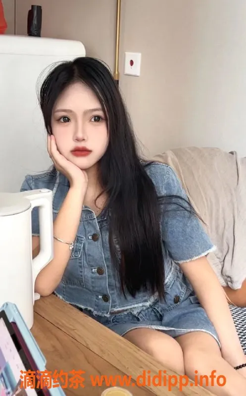 杭州楼凤-上城区婷婷不停，161cm D杯，收费800元起