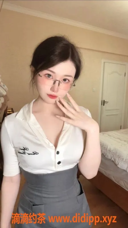 深圳楼凤资源信息,南山小羽毛，1600元多种服务等你来体验！