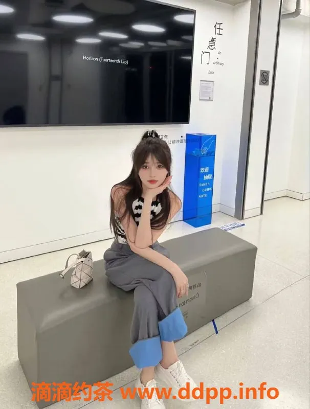 杭州楼凤-上城区清纯可爱美女165/88，包夜4600起