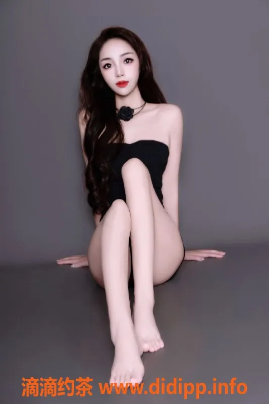 深圳楼凤-深圳龙华艾米，21岁高清服务体验