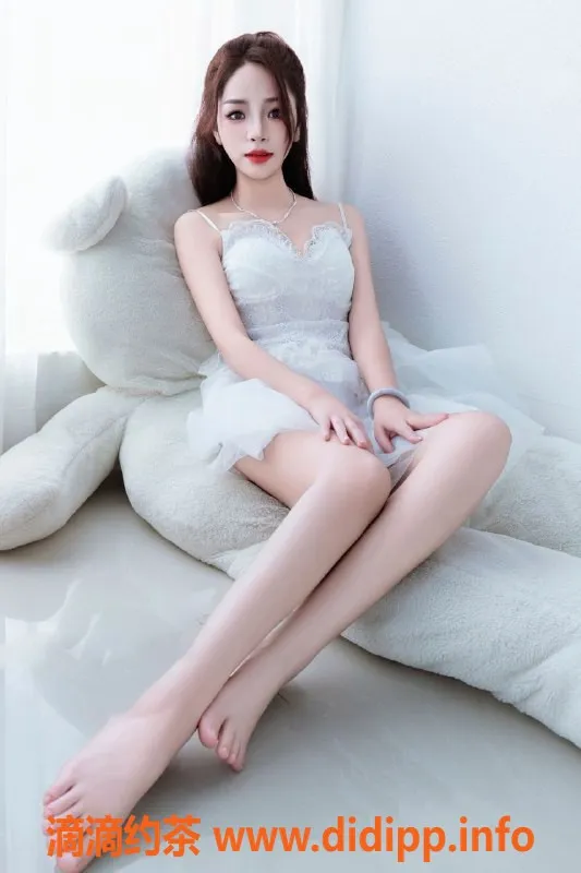 深圳楼凤-深圳龙华艾米，21岁高清服务体验