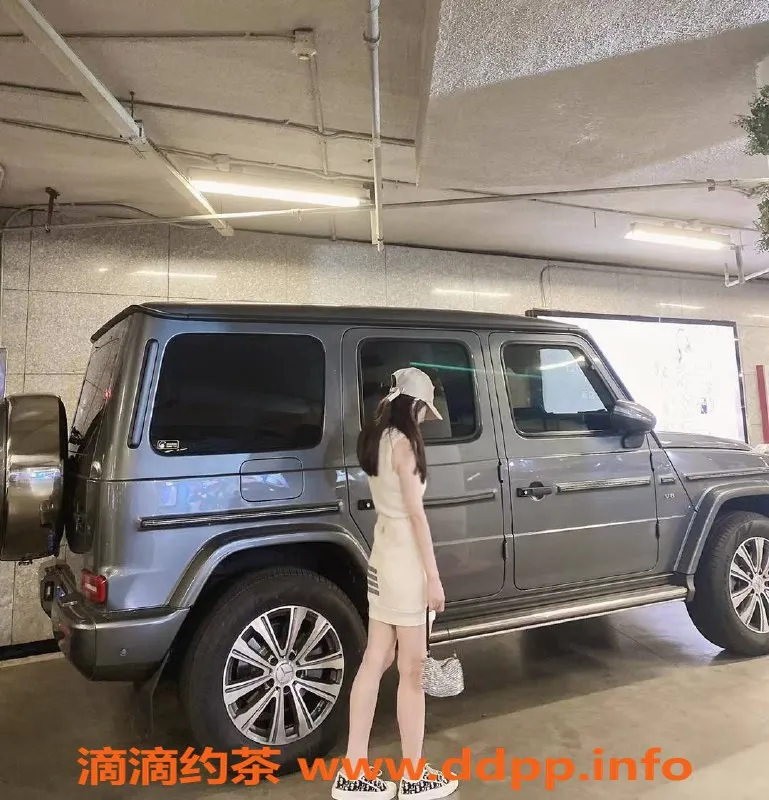 深圳楼凤资源信息,福田瑶瑶！1200元制服丝袜服务，口碑爆棚！