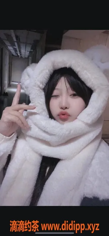 重庆楼凤-老板娘客栈小妹，身高165，34岁，服务热情