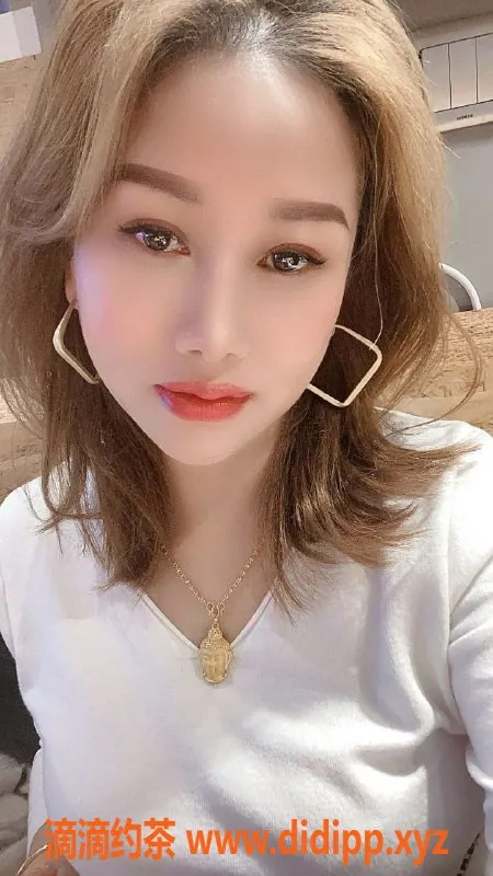 长沙楼凤-雨花区幽眉28岁 性感服务 168cm 110斤