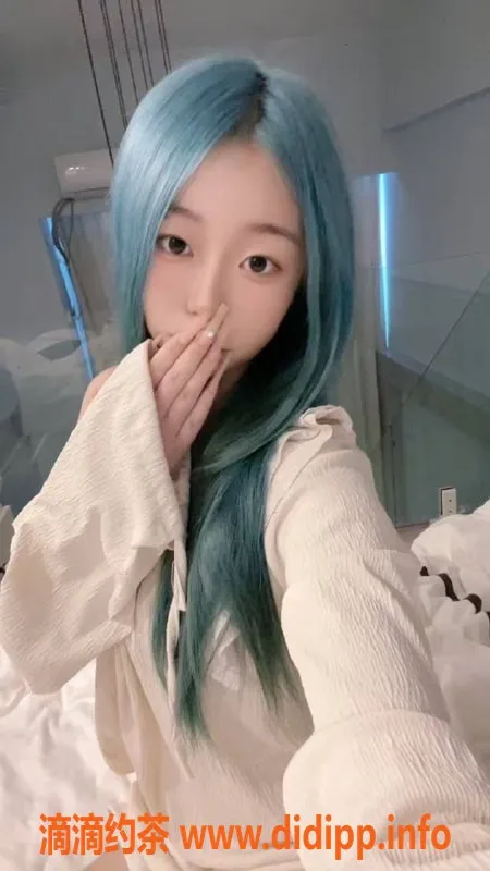 成都楼凤资源信息,小白，身高163，匀称型嫩妹，服务优质，600元体验