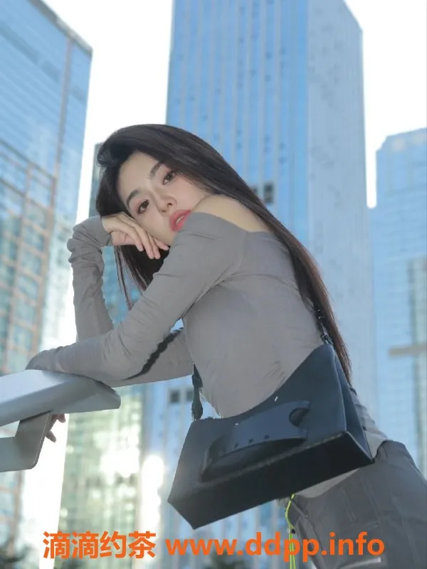 深圳楼凤-21岁雅雯，南山女神165cm，44kg特惠服务