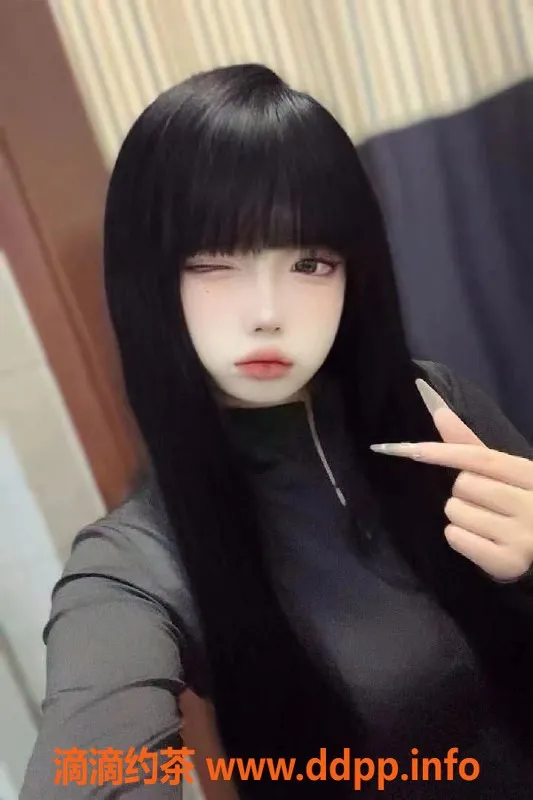 成都外围-成都甜咪咪，172cm大长腿，18岁巨乳妹，包夜1500