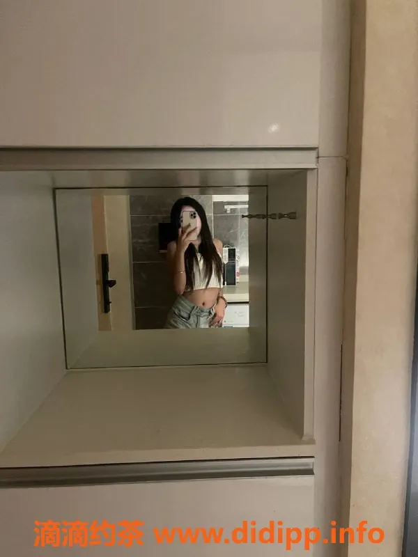 成都楼凤-成都19岁嫩妹婷婷，身材娇小，服务优质