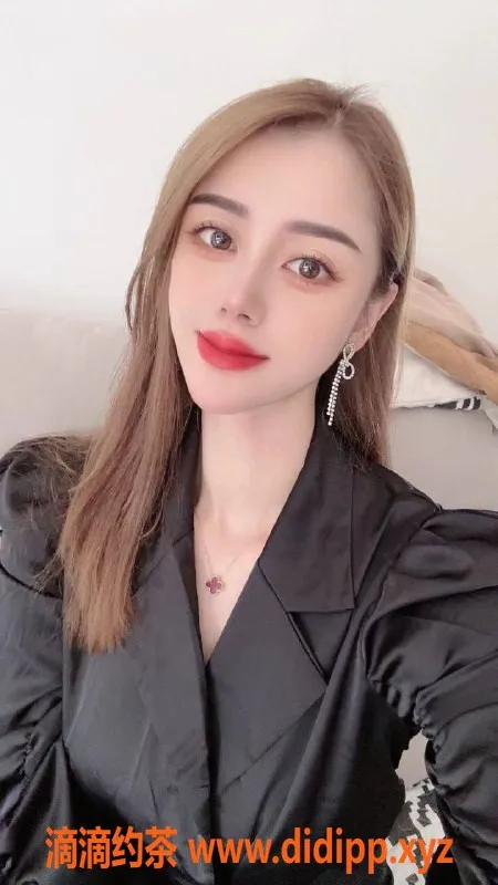 广州楼凤-天河妮娜，课费800，服务质量一流