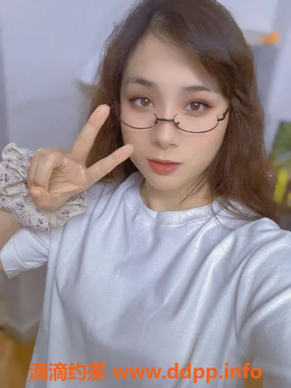 深圳楼凤-龙岗娜娜：698元享鸳鸯浴、环保啪啪服务