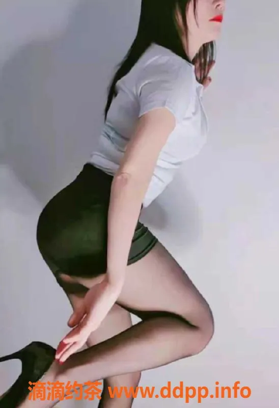 广州楼凤-荔湾流星雨 30岁 162cm 54kg 服务多样