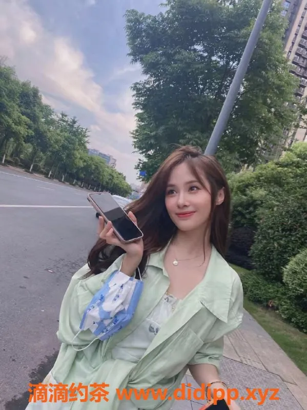 杭州楼凤-姚露西：江苏甜妹，164cm，45kg，22岁，服务多样