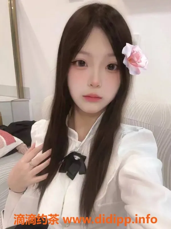 深圳楼凤-深圳龙华小琪，18岁165b，900元起服务