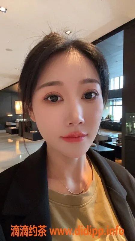 长沙楼凤-岳麓区安娜，168高、96体，23岁热情服务