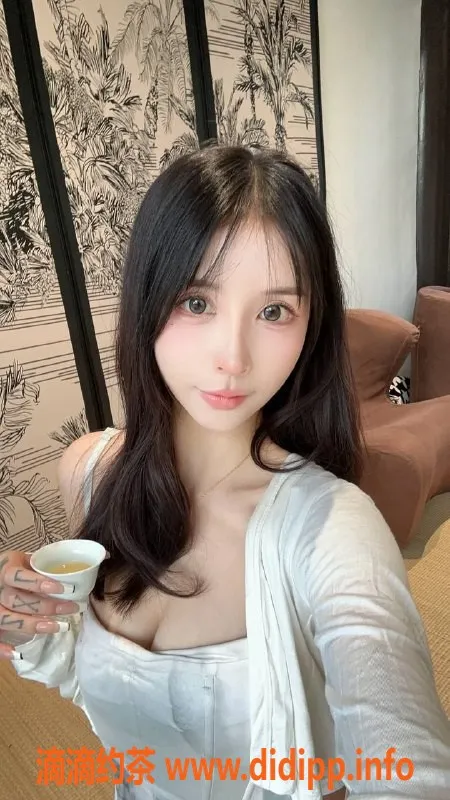 深圳楼凤-深圳福田雨珂，20岁163cm，C罩杯服务只需1100元