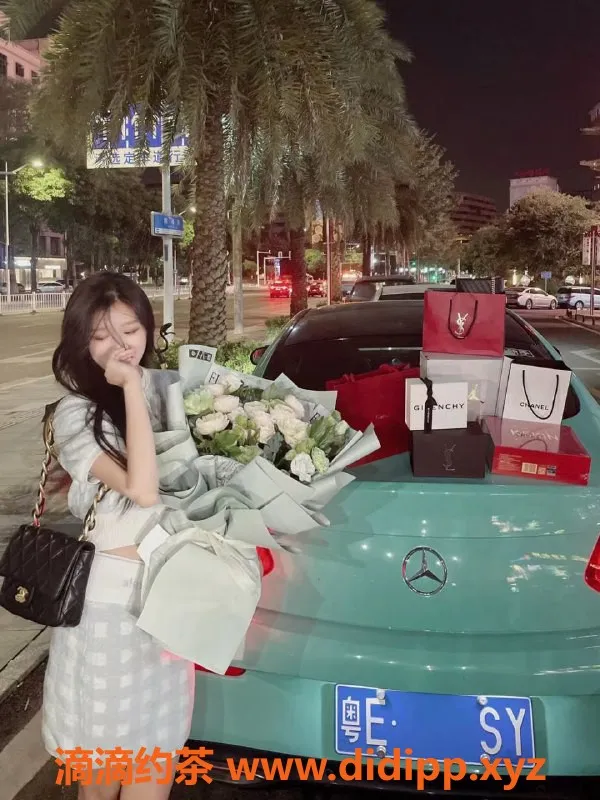 上海楼凤-徐汇兔兔酱，165高、C胸，1300享服务！