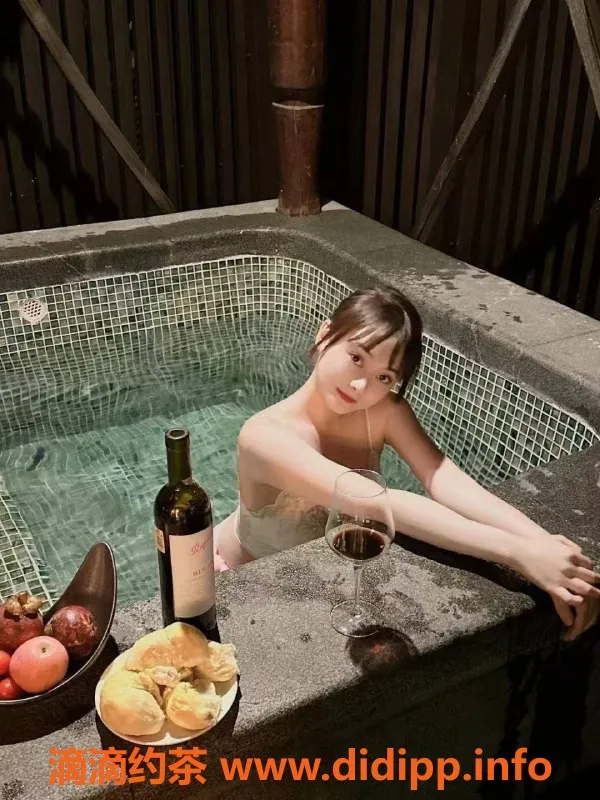 广州楼凤-天河涵涵，课费700每小时，体验不一样的服务