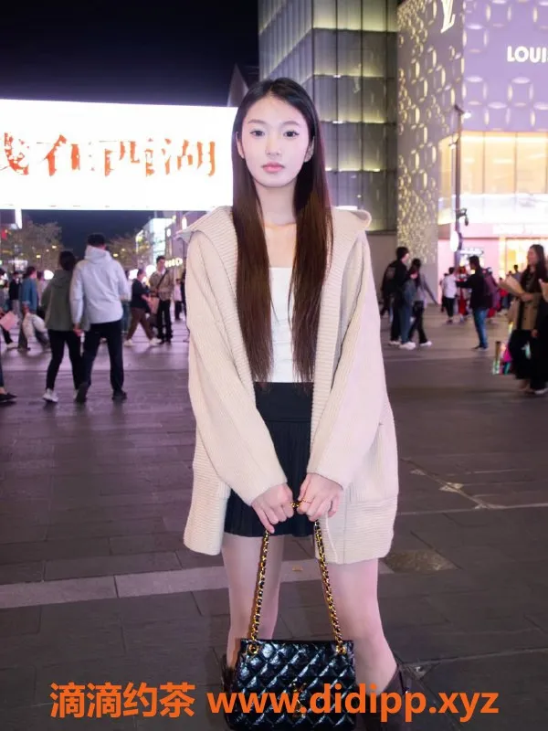 杭州楼凤-杭州希雨野猫，新人嫩妹，课费1000-1800不等