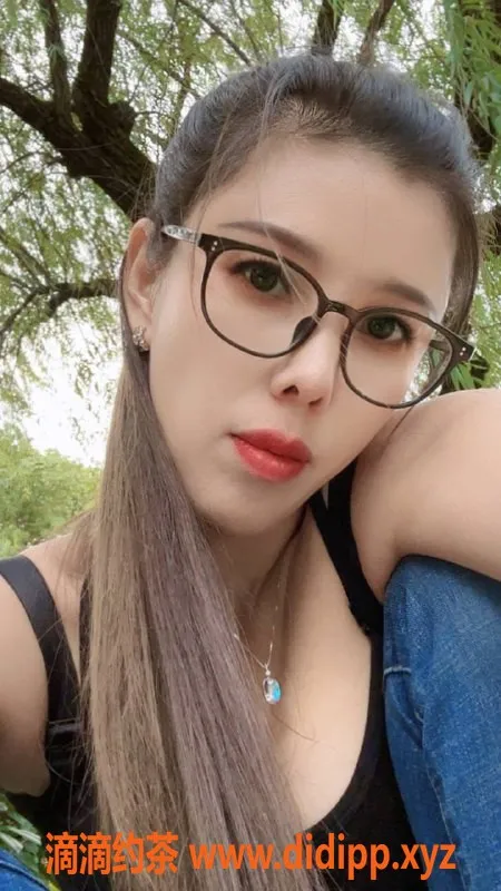 杭州上门服务-萧山区陈欢欢 29岁姐姐型丝袜少妇 开课600元起