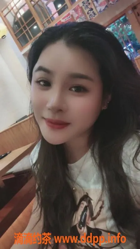 广州楼凤资源信息,天河御姐婉儿，爆乳服务仅需700元