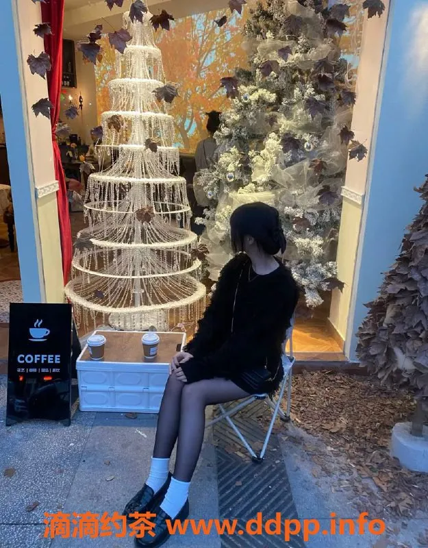 深圳楼凤-深圳宝安小艺，160c 45kg 靓丽嫩妹服务