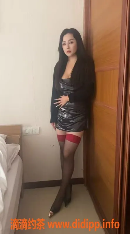 广州楼凤-越秀晓晨，800元热情服务，69p舌吻等你体验