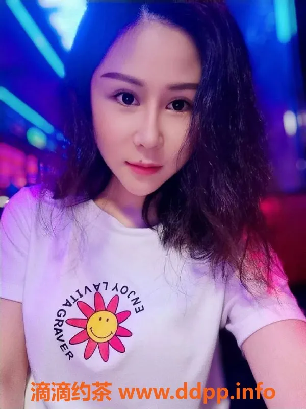 广州楼凤资源信息,天河人妻萱萱，400元超值服务等你来体验