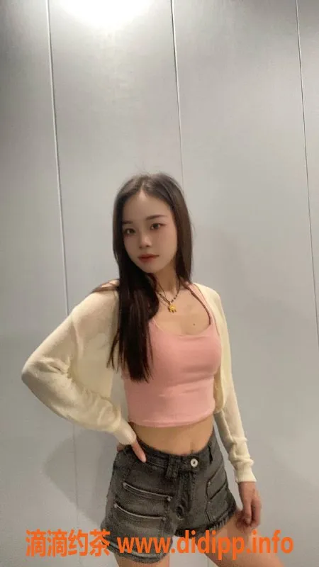 深圳楼凤-龙岗贝贝，视频验证，700元一次