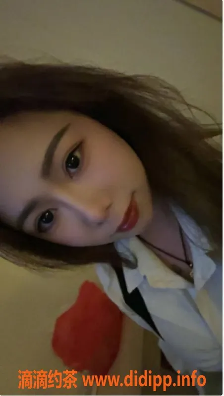 广州楼凤-广州白云小小少妇，600起提供优质服务