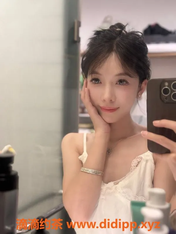 广州楼凤-南海区依依，700元超值私密服务