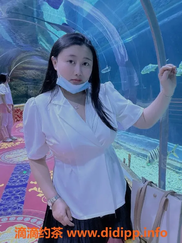 深圳楼凤-深圳龙华岚岚 25岁大胸独特服务