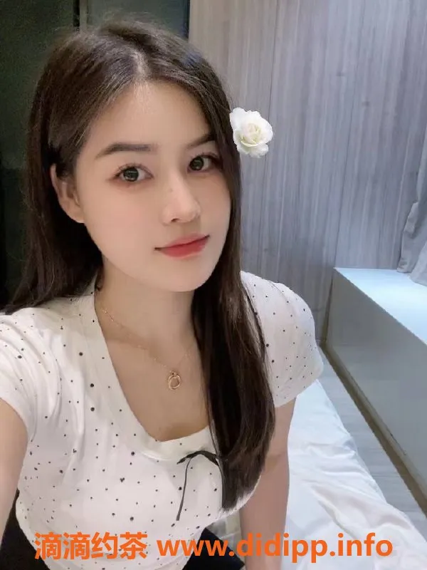 深圳楼凤资源信息,南山子沫，900元，Kiss与制服丝袜服务