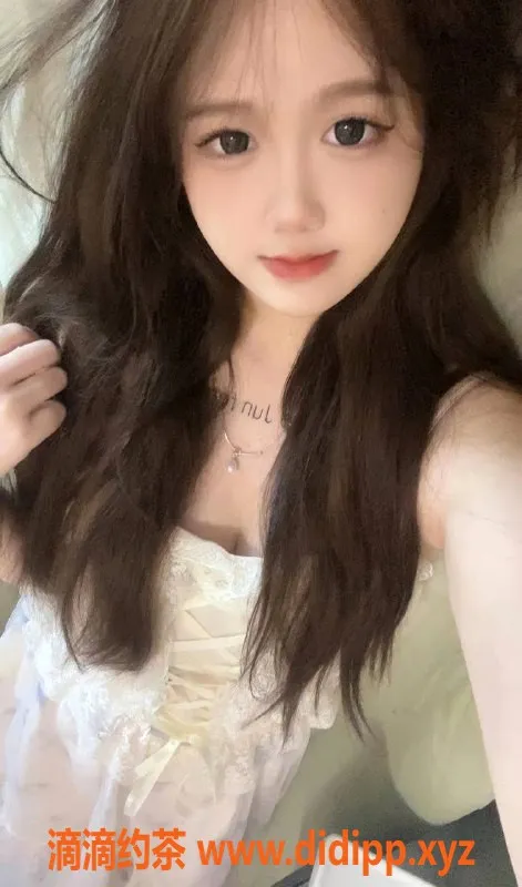 深圳楼凤-罗湖可可，900元舌吻与制服服务等你来体验