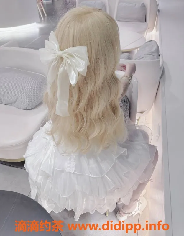 深圳楼凤资源信息,深圳南山嫩妹西西，1500P强烈推荐！