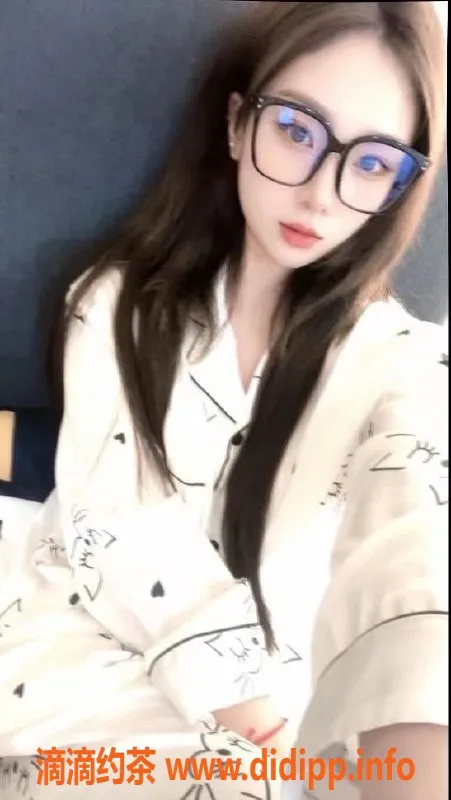 深圳楼凤-福田晨晨，21岁165cm，1700元特惠等你来