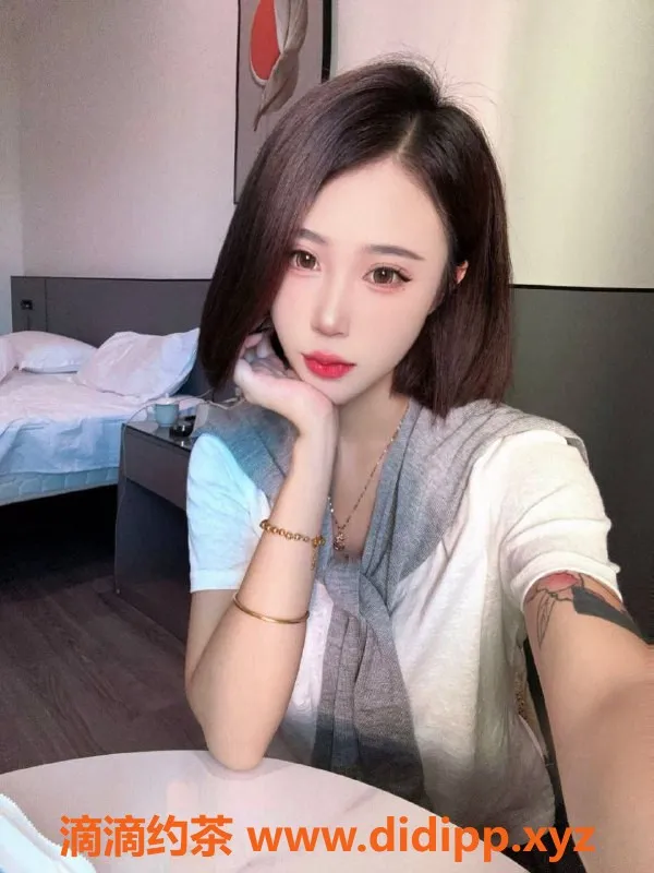 广州楼凤-天河嫩妹楠楠，700元舌吻服务等你来试！