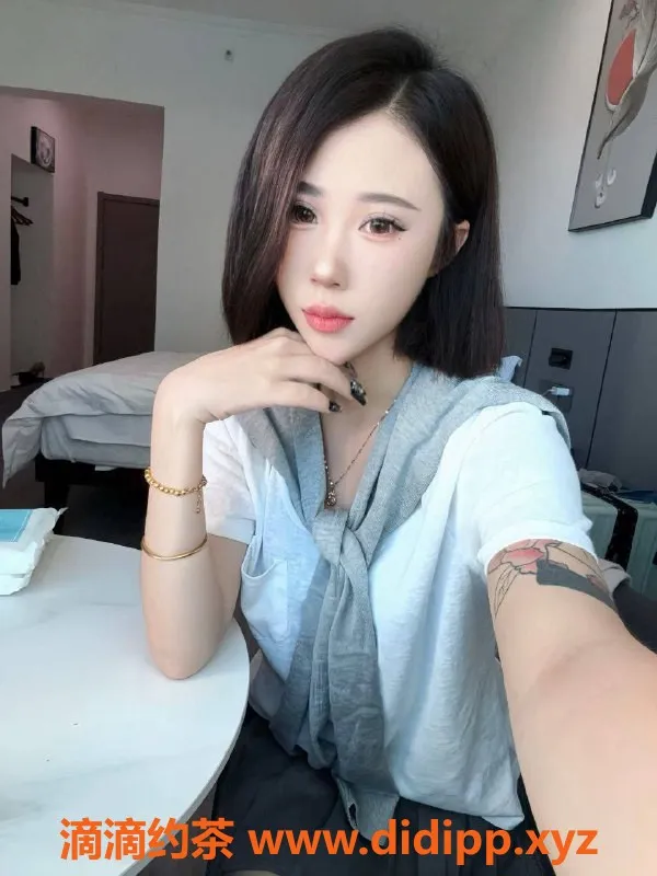 广州楼凤-天河嫩妹楠楠，700元舌吻服务等你来试！