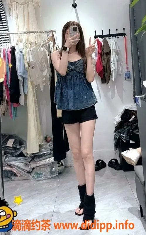 西安楼凤-未央区彩彩，25岁，165cm，胸围34C，热情服务