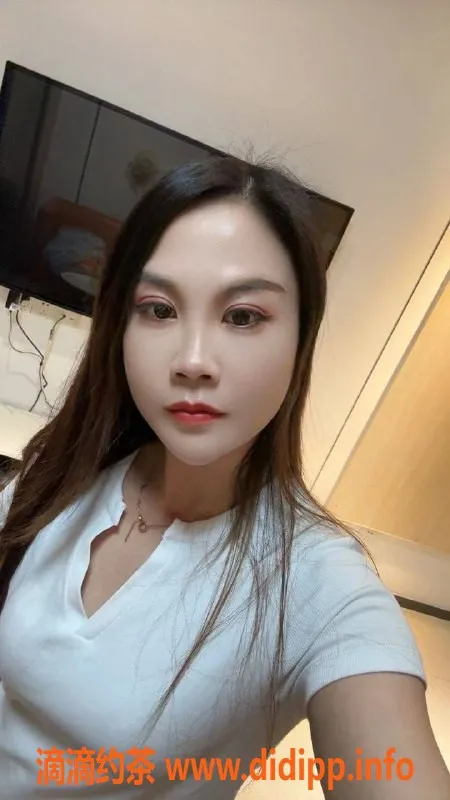 广州楼凤-番禺人妻花花，500元约会体验