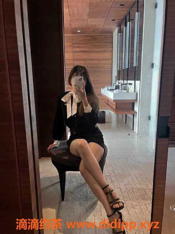 深圳楼凤-南山小狮子，陪浴服务1500起，长腿嫩妹