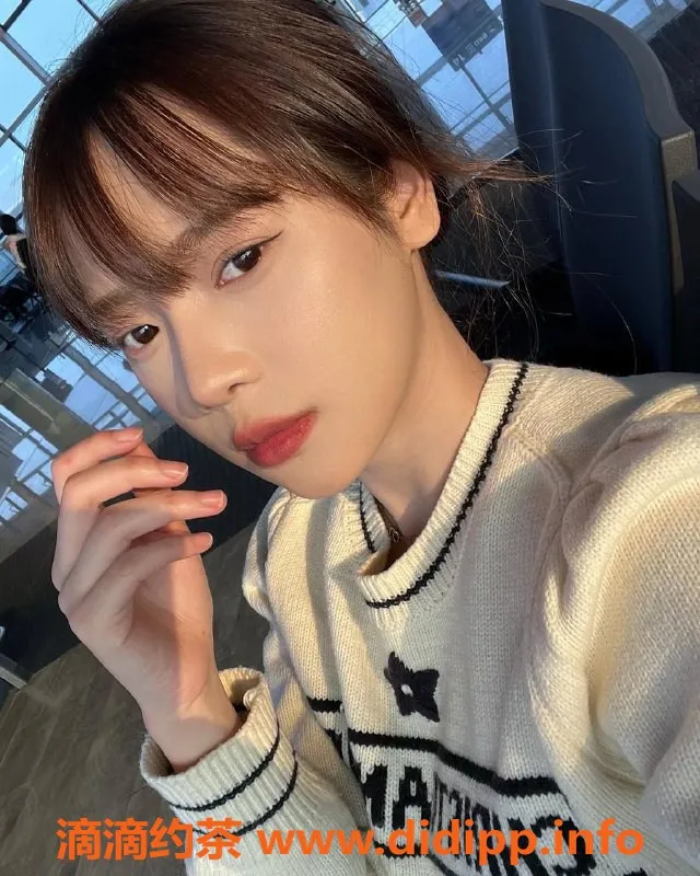 深圳楼凤-南山小狮子，陪浴服务1500起，长腿嫩妹