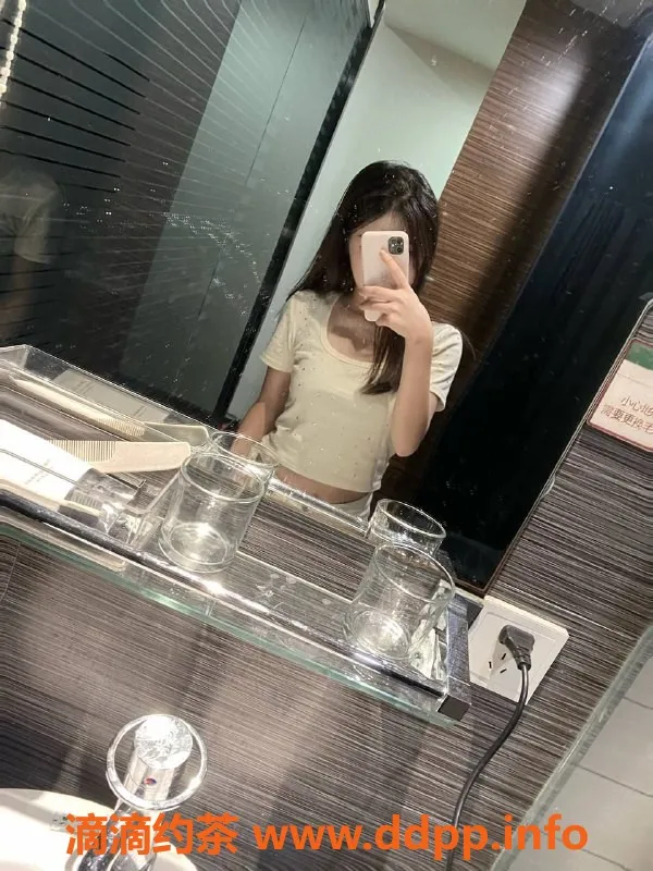 广州上门服务-海珠嫩妹娜娜，700元上门服务体验