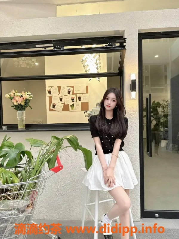 杭州楼凤-杭州潮汕女孩小橙子，165cm，93斤，天然C罩杯